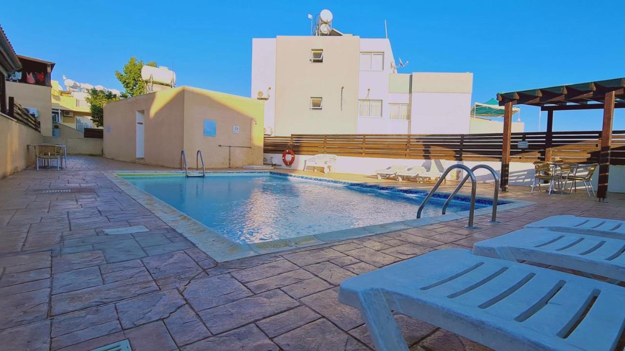 Stay Sunshine Apartment Paralimni Bagian luar foto